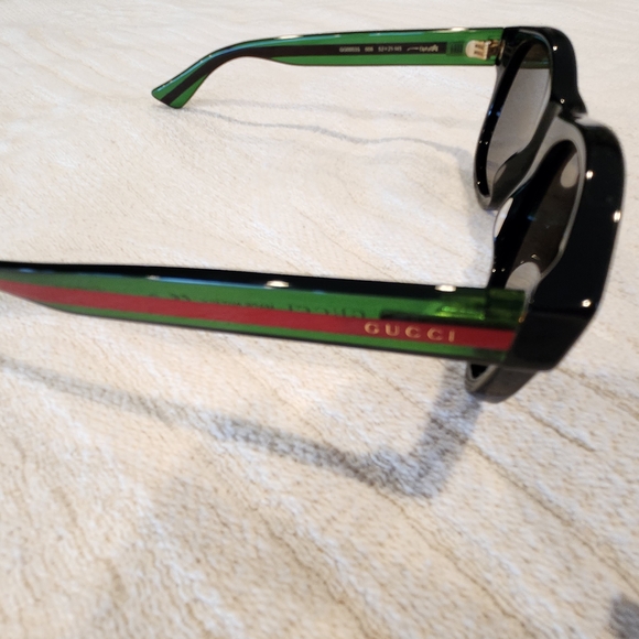 Gucci Black and Green Men's Sunglasses - Picture 3 of 10